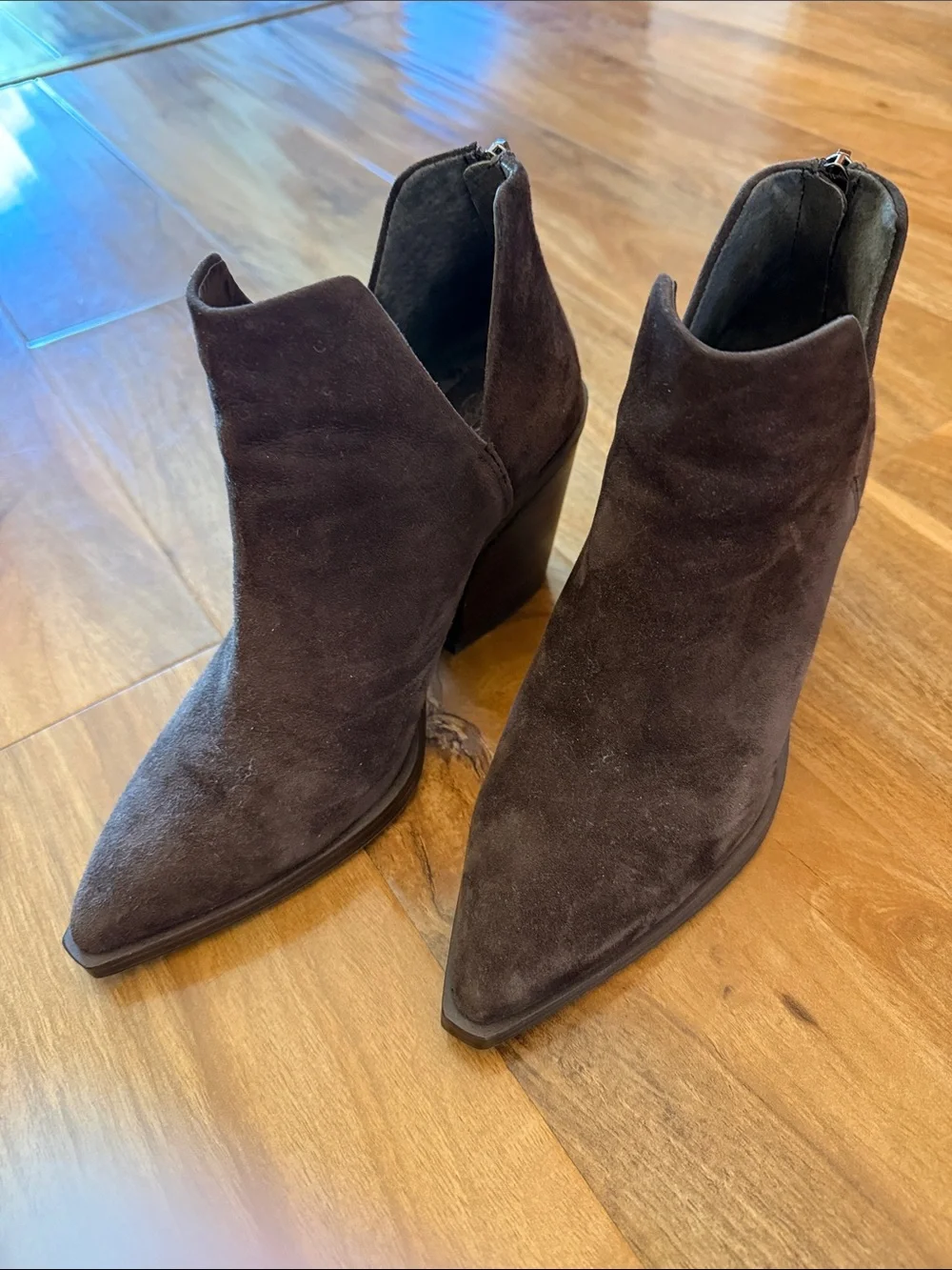 Vince Camuto Gigietta Chocolate Brown Suede Pointed Ankle Booties - Size 7.5M